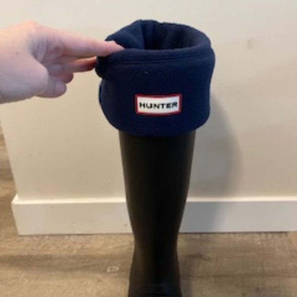 Hunter Tall Size 10 Matte Black Like New with Navy Socks - Picture 10 of 10